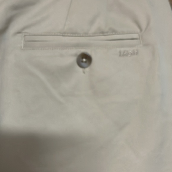 Izod XFG size 4 khaki color cool-fx microfiber x-treme function golf shorts - Picture 6 of 11